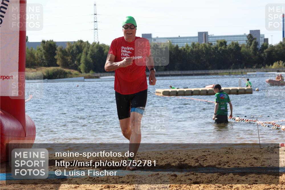 07.09.2025 - 19. Norderstedt Triathlon Luisa Fischer http://msf.ph/oto/8752781 07.09.2025 11:24:48 Schwimmen 830 meine-sportfotos.de