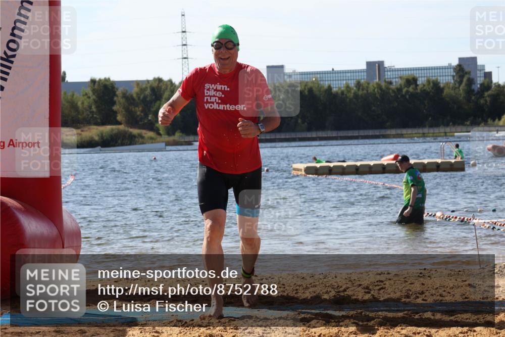 07.09.2025 - 19. Norderstedt Triathlon Luisa Fischer http://msf.ph/oto/8752788 07.09.2025 11:24:48 Schwimmen 830 meine-sportfotos.de
