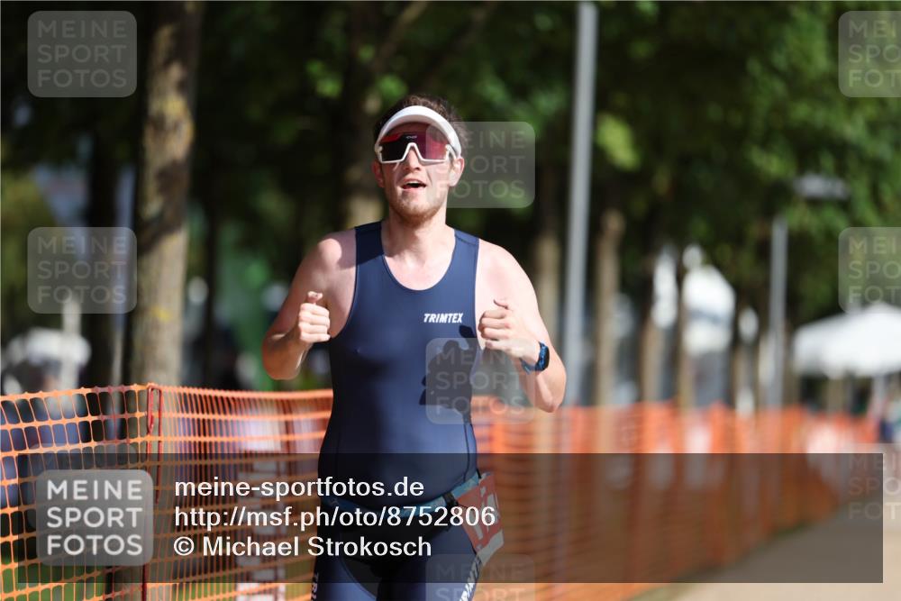 07.09.2025 - 19. Norderstedt Triathlon Michael Strokosch http://msf.ph/oto/8752806 07.09.2025 10:37:01 Laufen 1149 meine-sportfotos.de