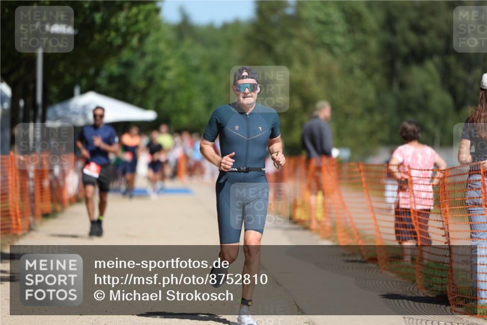 07.09.2025 - 19. Norderstedt Triathlon Michael Strokosch http://msf.ph/oto/8752810 07.09.2025 12:46:43 Laufen 251, 697, 788 meine-sportfotos.de
