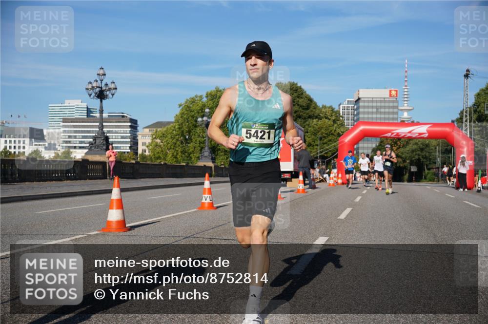 07.09.2025 - BARMER Alsterlauf Yannick Fuchs http://msf.ph/oto/8752814 07.09.2025 09:36:31 Laufen 5421 meine-sportfotos.de
