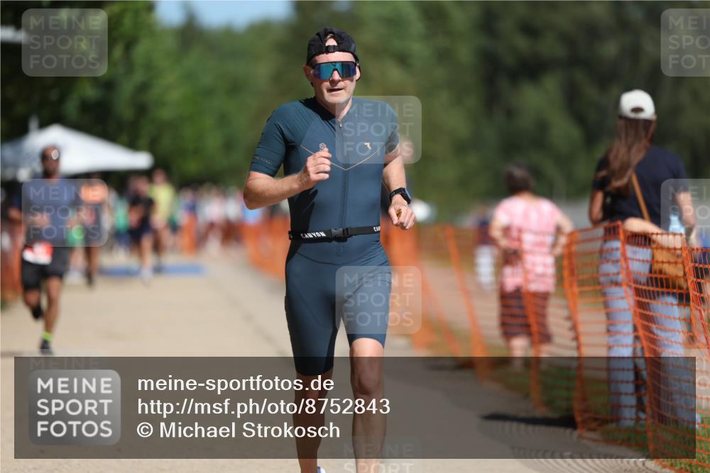 07.09.2025 - 19. Norderstedt Triathlon Michael Strokosch http://msf.ph/oto/8752843 07.09.2025 12:46:45 Laufen 251, 788 meine-sportfotos.de