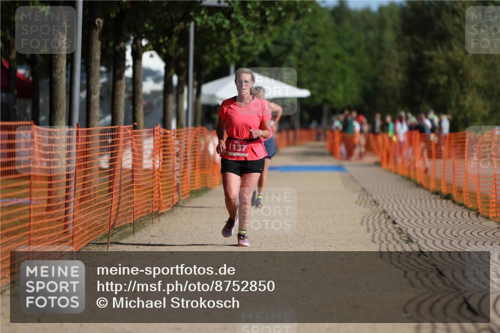 07.09.2025 - 19. Norderstedt Triathlon Michael Strokosch http://msf.ph/oto/8752850 07.09.2025 10:37:06 Laufen 1137, 1149 meine-sportfotos.de