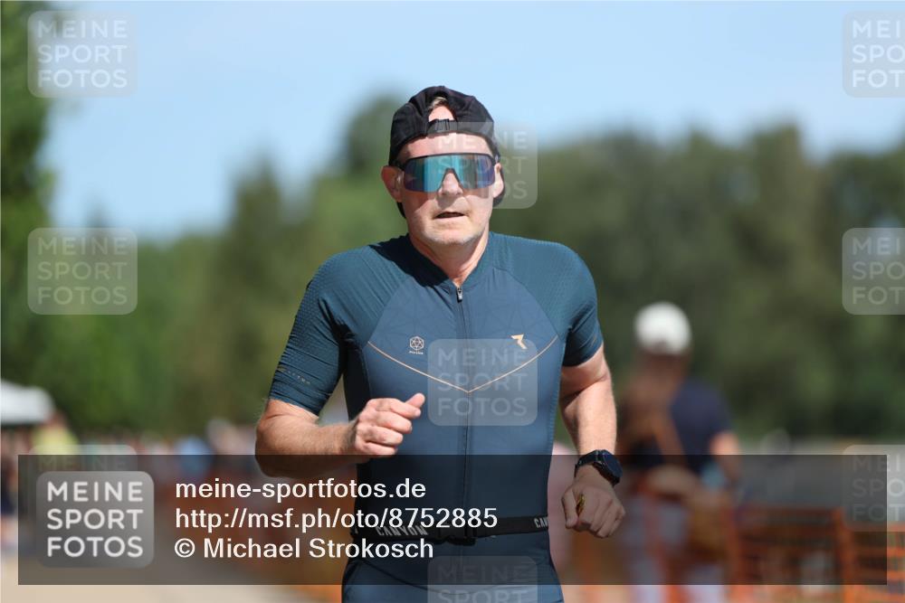 07.09.2025 - 19. Norderstedt Triathlon Michael Strokosch http://msf.ph/oto/8752885 07.09.2025 12:46:46 Laufen 251, 788 meine-sportfotos.de