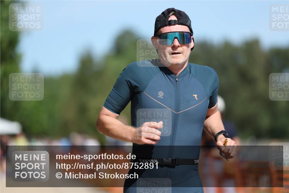 07.09.2025 - 19. Norderstedt Triathlon Michael Strokosch http://msf.ph/oto/8752891 07.09.2025 12:46:46 Laufen 251, 788 meine-sportfotos.de