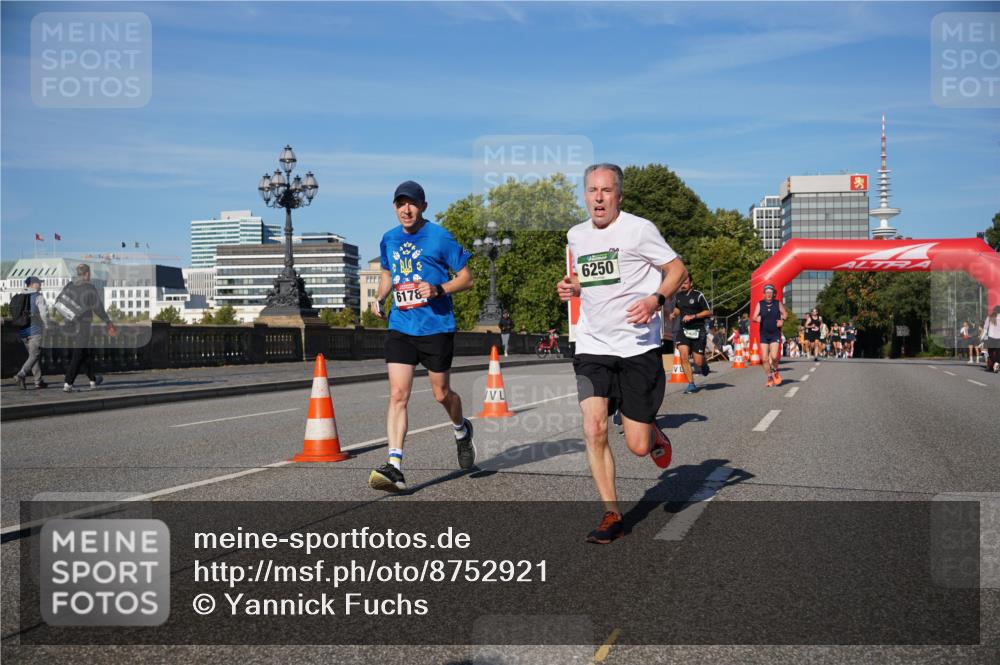 07.09.2025 - BARMER Alsterlauf Yannick Fuchs http://msf.ph/oto/8752921 07.09.2025 09:36:37 Laufen 6250, 6178 meine-sportfotos.de
