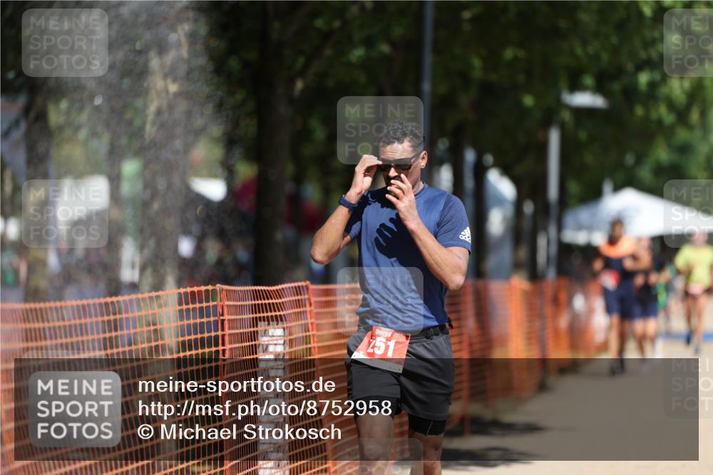 07.09.2025 - 19. Norderstedt Triathlon Michael Strokosch http://msf.ph/oto/8752958 07.09.2025 12:46:50 Laufen 251 meine-sportfotos.de