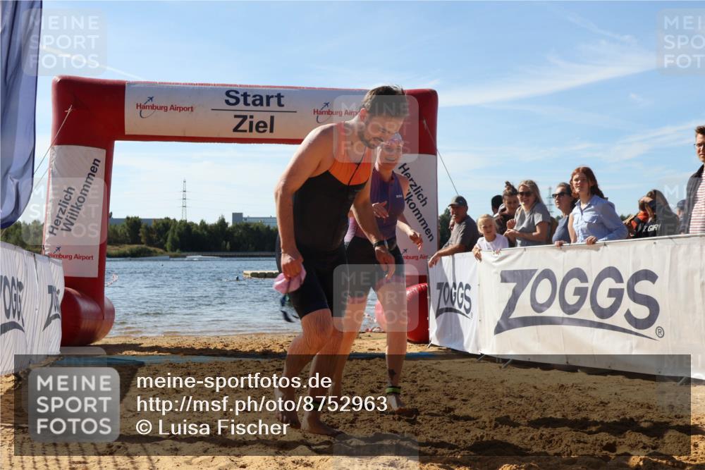 07.09.2025 - 19. Norderstedt Triathlon Luisa Fischer http://msf.ph/oto/8752963 07.09.2025 11:26:18 Schwimmen 162, 163 meine-sportfotos.de