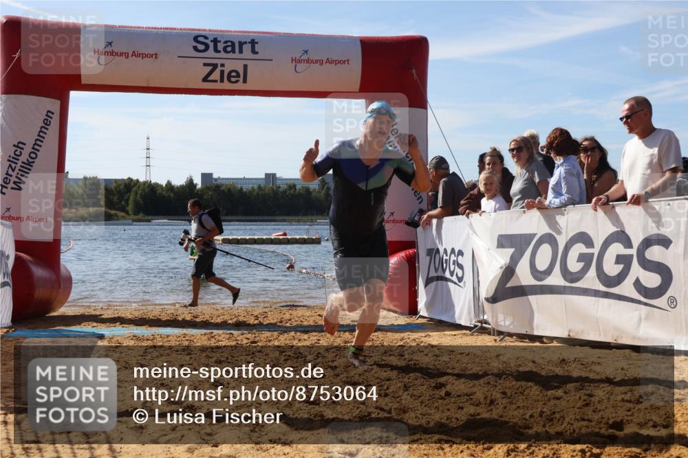 07.09.2025 - 19. Norderstedt Triathlon Luisa Fischer http://msf.ph/oto/8753064 07.09.2025 11:27:22 Schwimmen 170 meine-sportfotos.de