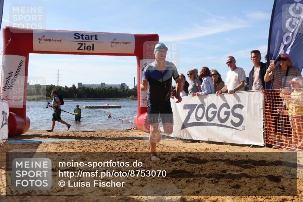 07.09.2025 - 19. Norderstedt Triathlon Luisa Fischer http://msf.ph/oto/8753070 07.09.2025 11:27:23 Schwimmen 170 meine-sportfotos.de