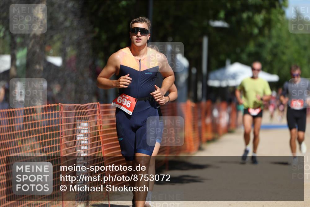 07.09.2025 - 19. Norderstedt Triathlon Michael Strokosch http://msf.ph/oto/8753072 07.09.2025 12:46:59 Laufen 696, 776, 1213, 1247 meine-sportfotos.de