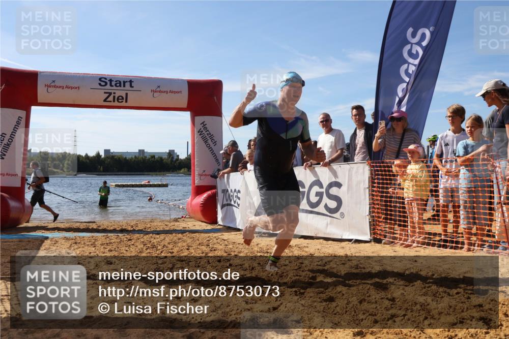 07.09.2025 - 19. Norderstedt Triathlon Luisa Fischer http://msf.ph/oto/8753073 07.09.2025 11:27:23 Schwimmen 170 meine-sportfotos.de