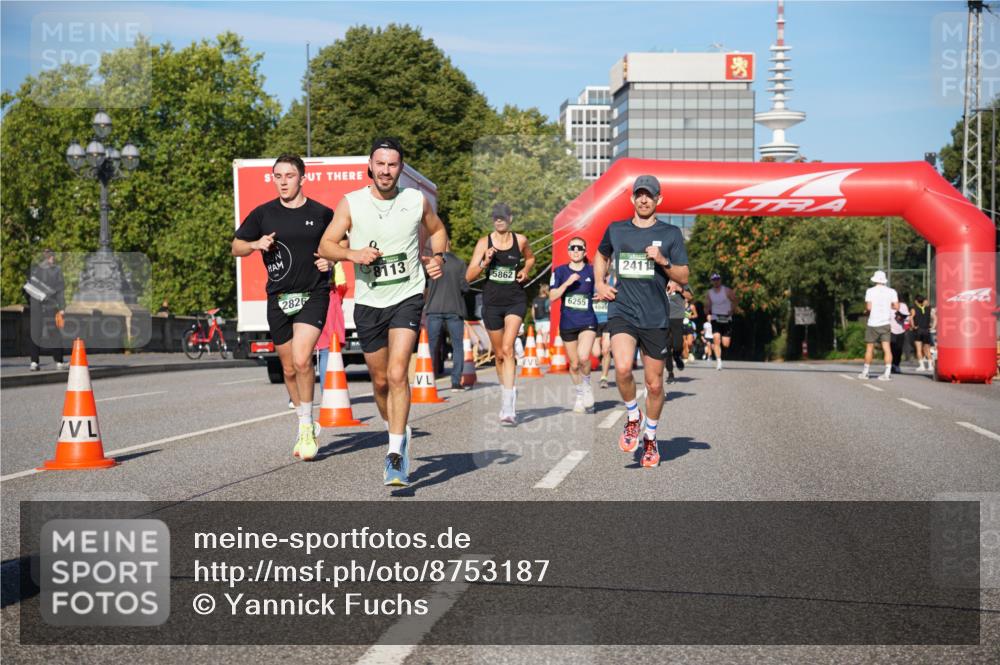 07.09.2025 - BARMER Alsterlauf Yannick Fuchs http://msf.ph/oto/8753187 07.09.2025 09:36:48 Laufen 1, 2826, 8113, 5862, 6255, 4, 2411 meine-sportfotos.de