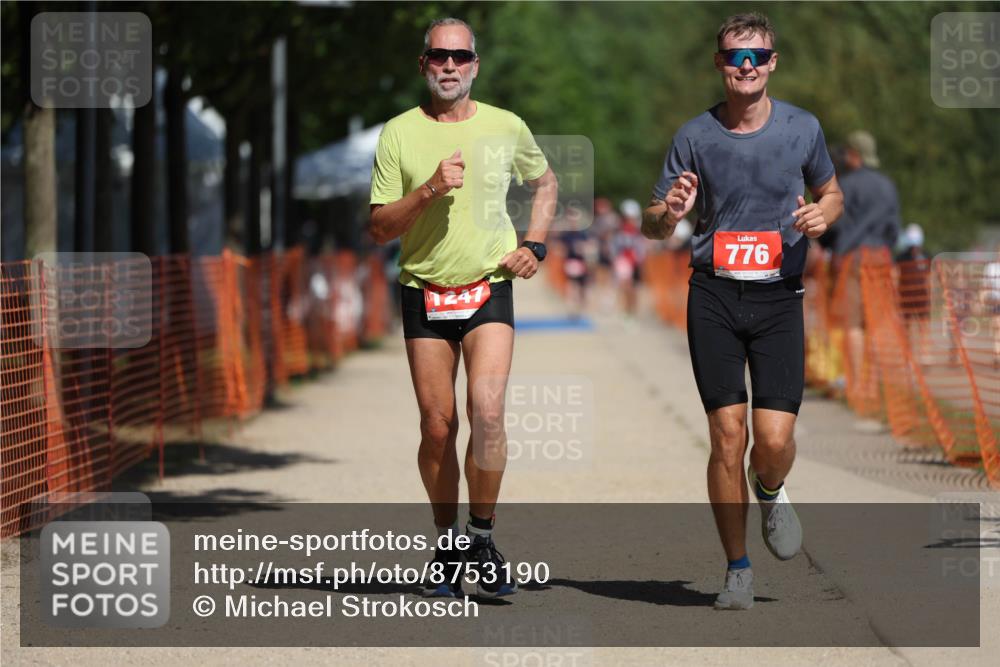 07.09.2025 - 19. Norderstedt Triathlon Michael Strokosch http://msf.ph/oto/8753190 07.09.2025 12:47:03 Laufen 696, 776, 1213, 1247 meine-sportfotos.de