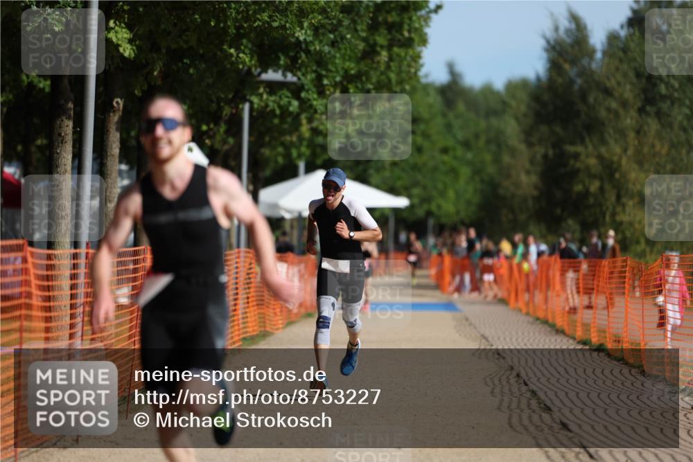 07.09.2025 - 19. Norderstedt Triathlon Michael Strokosch http://msf.ph/oto/8753227 07.09.2025 10:38:25 Laufen 1138, 1147 meine-sportfotos.de