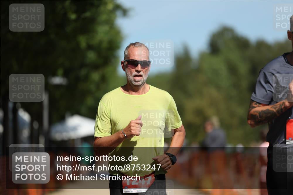 07.09.2025 - 19. Norderstedt Triathlon Michael Strokosch http://msf.ph/oto/8753247 07.09.2025 12:47:06 Laufen 776, 1247 meine-sportfotos.de
