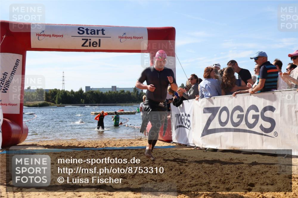 07.09.2025 - 19. Norderstedt Triathlon Luisa Fischer http://msf.ph/oto/8753310 07.09.2025 11:39:29 Schwimmen 1233, 1346 meine-sportfotos.de