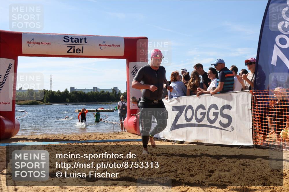 07.09.2025 - 19. Norderstedt Triathlon Luisa Fischer http://msf.ph/oto/8753313 07.09.2025 11:39:30 Schwimmen 1233, 1346 meine-sportfotos.de