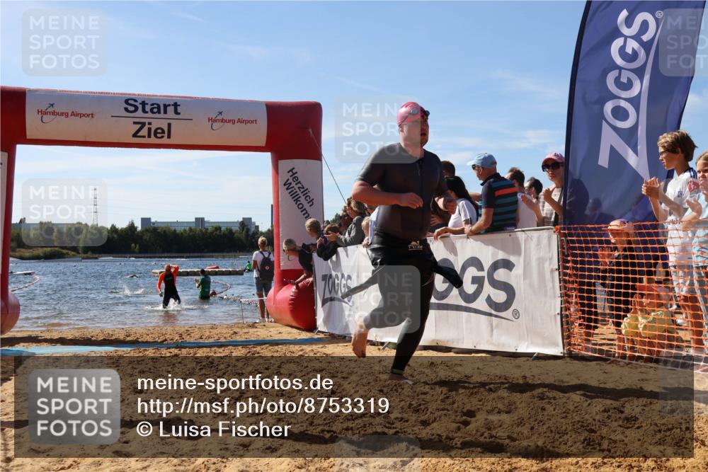 07.09.2025 - 19. Norderstedt Triathlon Luisa Fischer http://msf.ph/oto/8753319 07.09.2025 11:39:30 Schwimmen 1233, 1346 meine-sportfotos.de