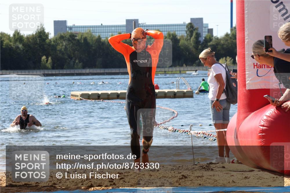 07.09.2025 - 19. Norderstedt Triathlon Luisa Fischer http://msf.ph/oto/8753330 07.09.2025 11:39:35 Schwimmen 1233, 1346 meine-sportfotos.de