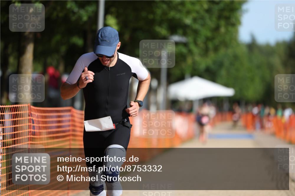 07.09.2025 - 19. Norderstedt Triathlon Michael Strokosch http://msf.ph/oto/8753332 07.09.2025 10:38:28 Laufen 1138, 1147 meine-sportfotos.de
