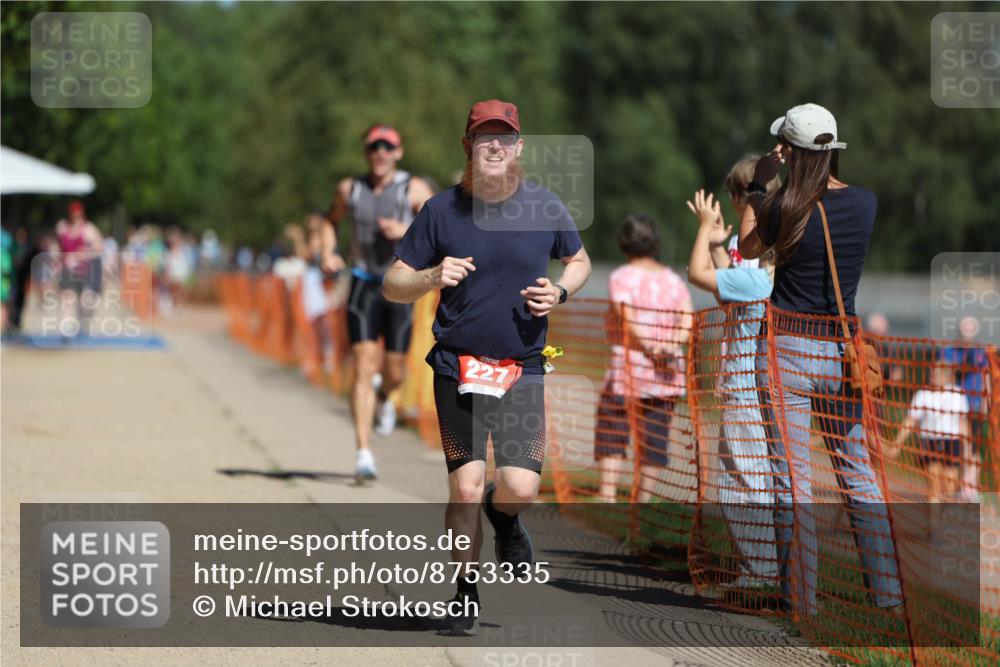07.09.2025 - 19. Norderstedt Triathlon Michael Strokosch http://msf.ph/oto/8753335 07.09.2025 12:47:20 Laufen 151, 227, 713 meine-sportfotos.de