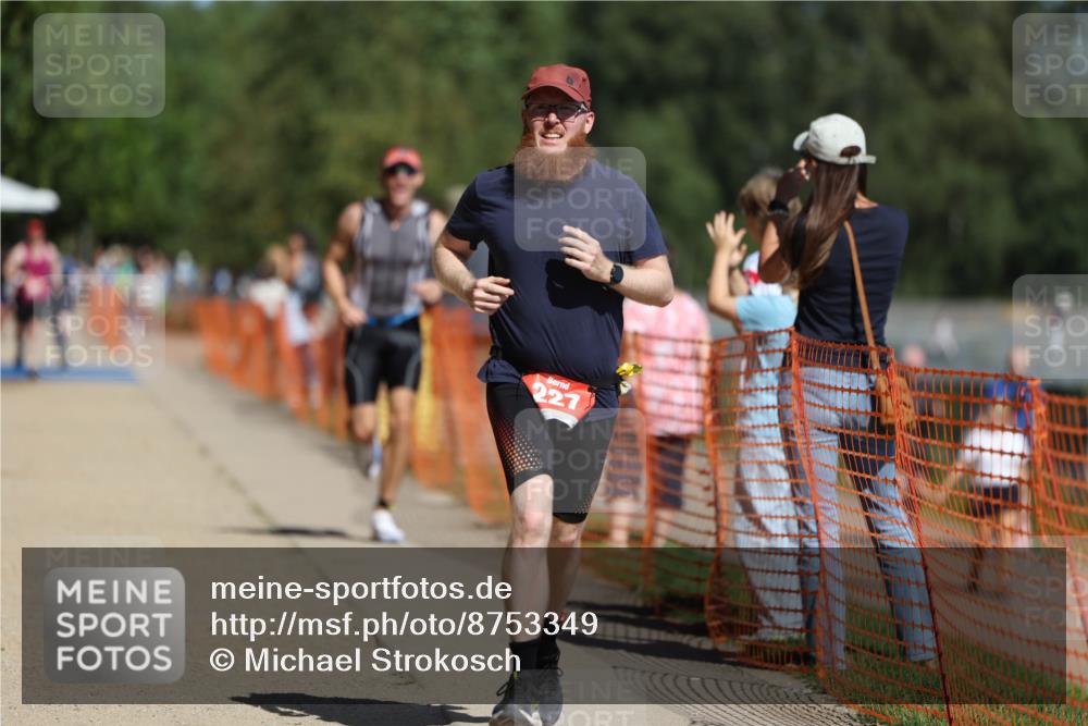 07.09.2025 - 19. Norderstedt Triathlon Michael Strokosch http://msf.ph/oto/8753349 07.09.2025 12:47:21 Laufen 151, 227, 713 meine-sportfotos.de