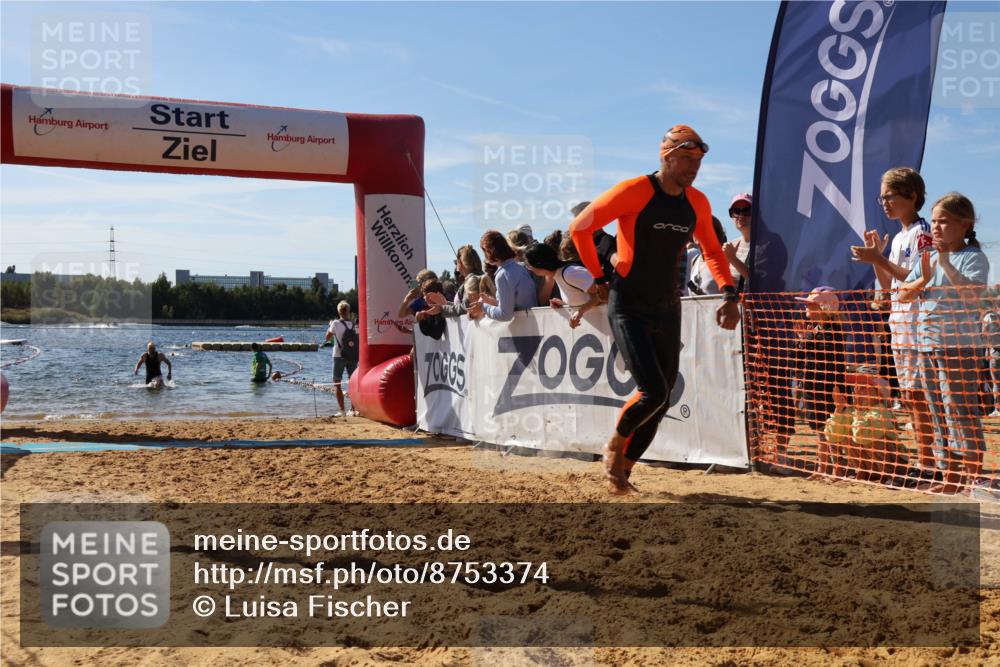 07.09.2025 - 19. Norderstedt Triathlon Luisa Fischer http://msf.ph/oto/8753374 07.09.2025 11:39:38 Schwimmen 1233, 1346 meine-sportfotos.de