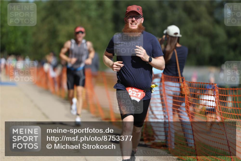 07.09.2025 - 19. Norderstedt Triathlon Michael Strokosch http://msf.ph/oto/8753377 07.09.2025 12:47:21 Laufen 151, 227, 713 meine-sportfotos.de