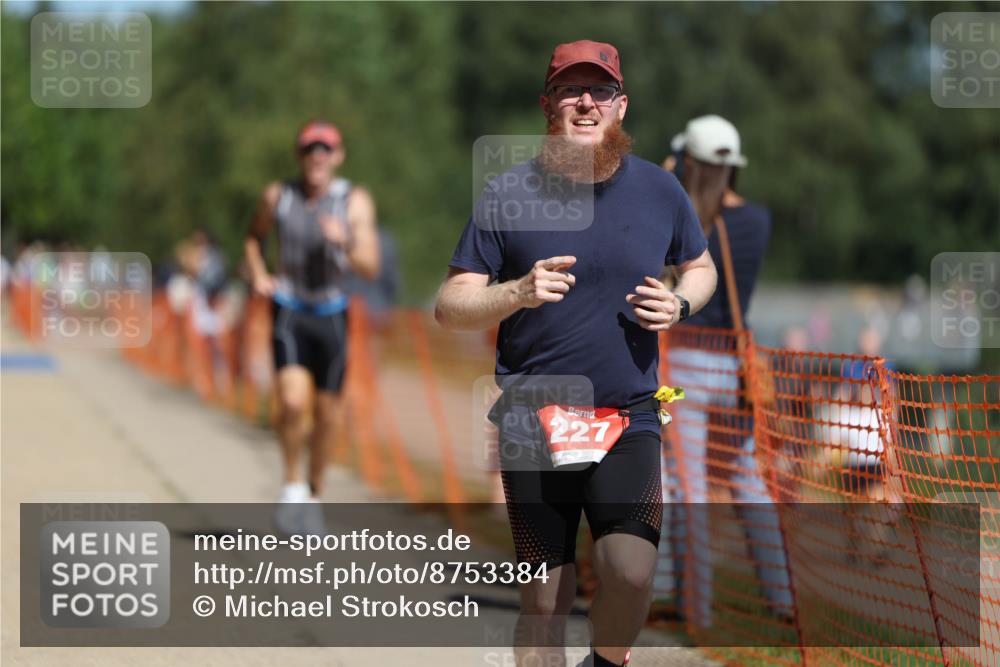 07.09.2025 - 19. Norderstedt Triathlon Michael Strokosch http://msf.ph/oto/8753384 07.09.2025 12:47:21 Laufen 151, 227, 713 meine-sportfotos.de