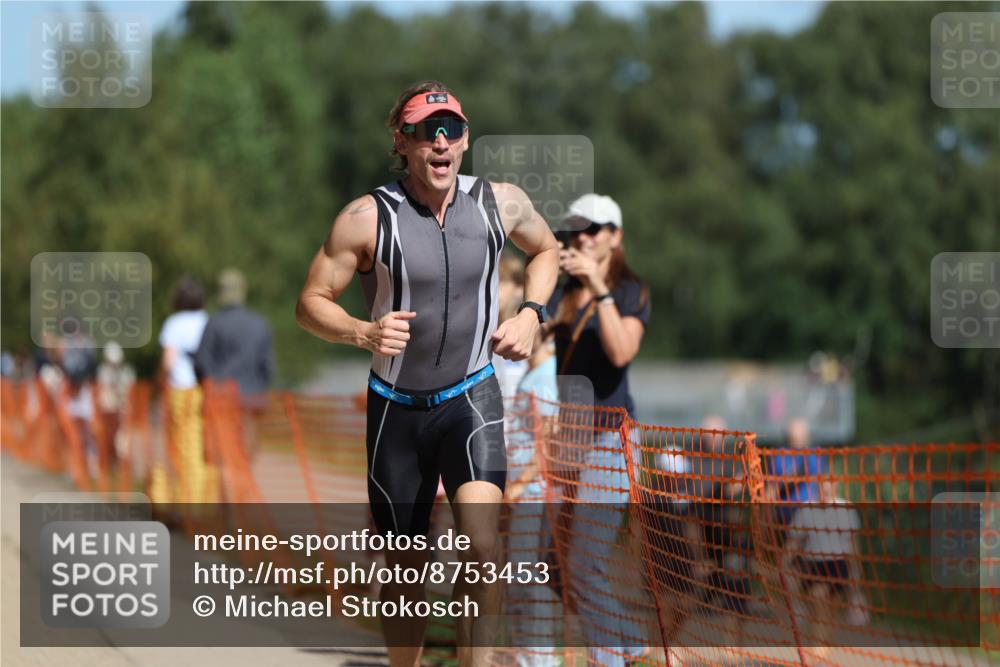 07.09.2025 - 19. Norderstedt Triathlon Michael Strokosch http://msf.ph/oto/8753453 07.09.2025 12:47:24 Laufen 151, 227 meine-sportfotos.de