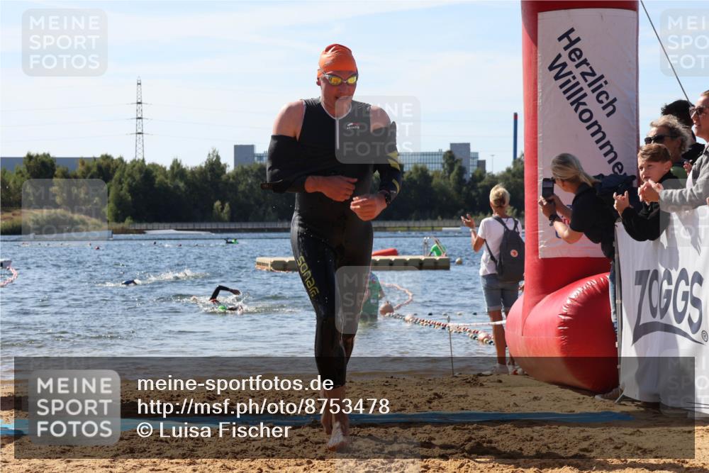 07.09.2025 - 19. Norderstedt Triathlon Luisa Fischer http://msf.ph/oto/8753478 07.09.2025 11:40:16 Schwimmen 1272 meine-sportfotos.de