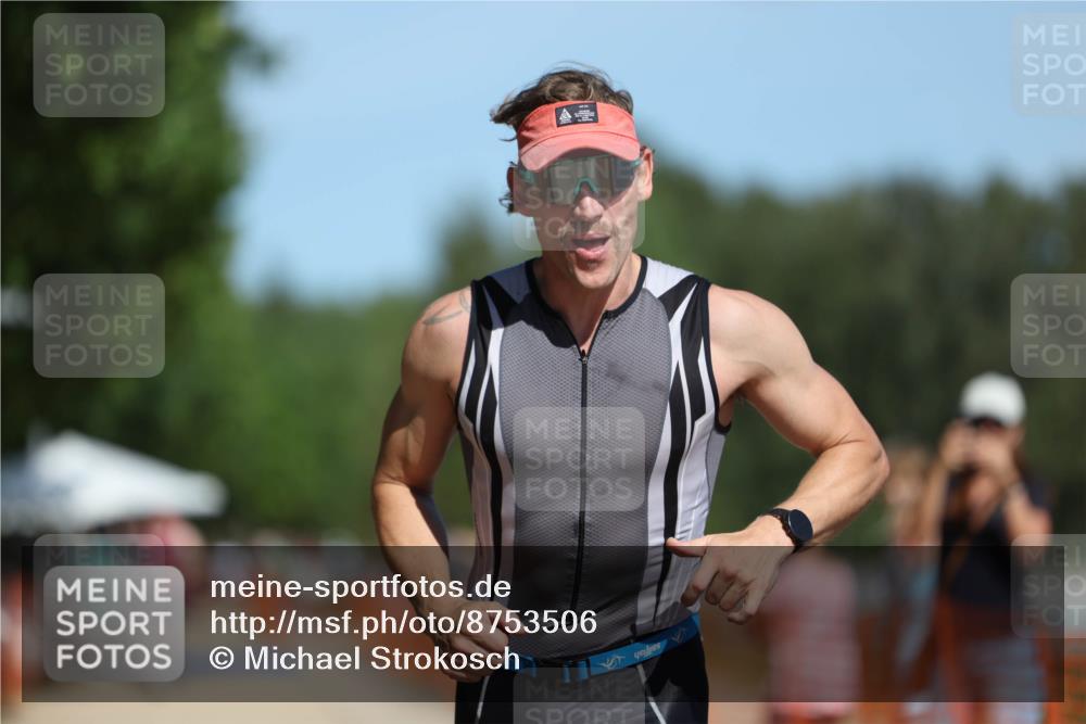 07.09.2025 - 19. Norderstedt Triathlon Michael Strokosch http://msf.ph/oto/8753506 07.09.2025 12:47:26 Laufen 151, 227 meine-sportfotos.de