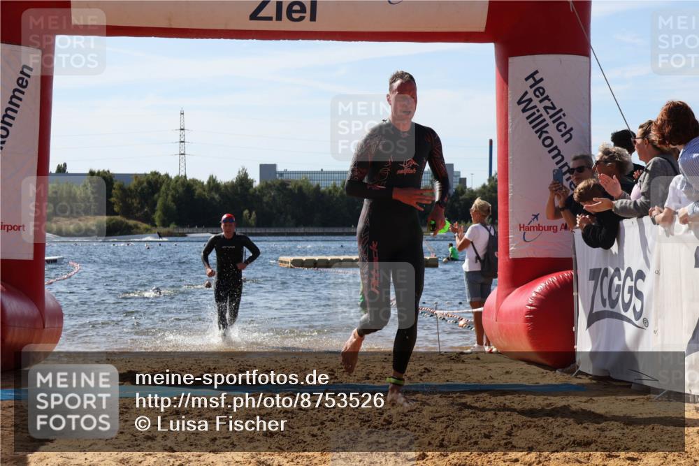 07.09.2025 - 19. Norderstedt Triathlon Luisa Fischer http://msf.ph/oto/8753526 07.09.2025 11:40:30 Schwimmen 226, 824 meine-sportfotos.de