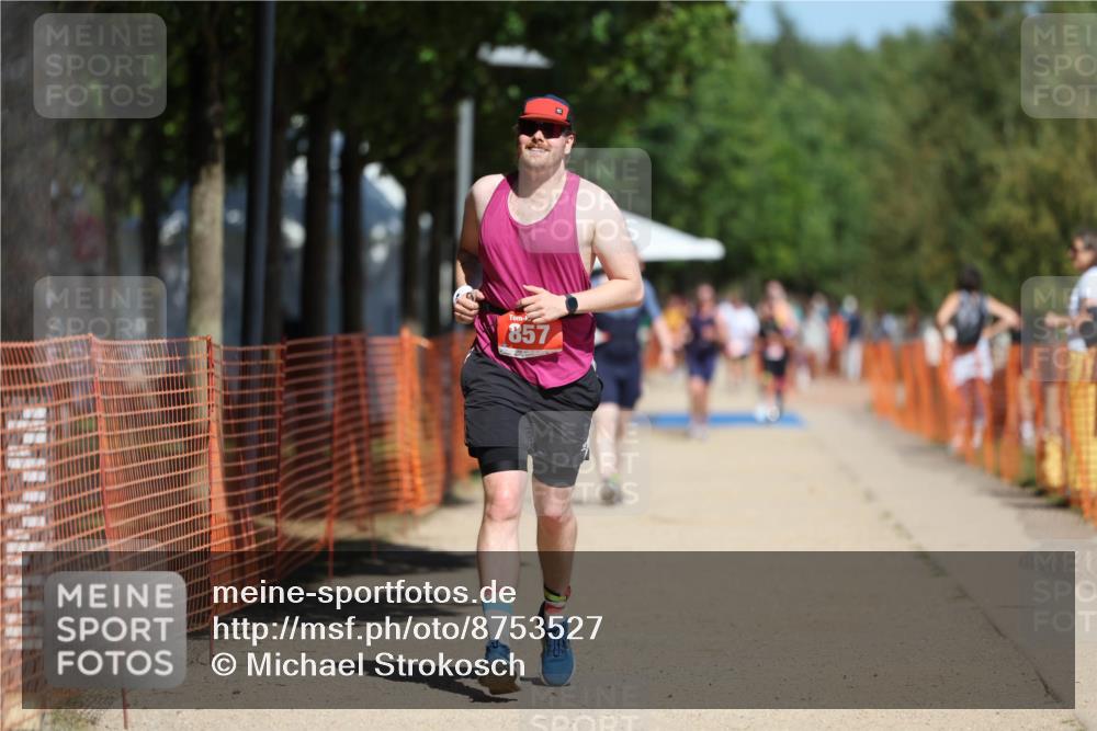 07.09.2025 - 19. Norderstedt Triathlon Michael Strokosch http://msf.ph/oto/8753527 07.09.2025 12:47:40 Laufen 857 meine-sportfotos.de