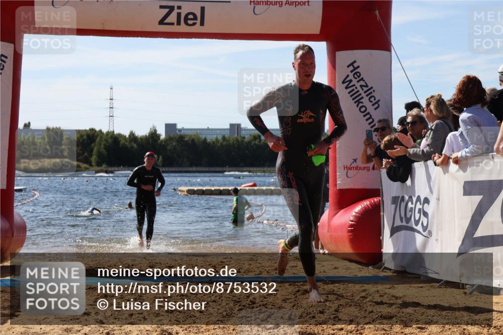 07.09.2025 - 19. Norderstedt Triathlon Luisa Fischer http://msf.ph/oto/8753532 07.09.2025 11:40:31 Schwimmen 226, 824 meine-sportfotos.de