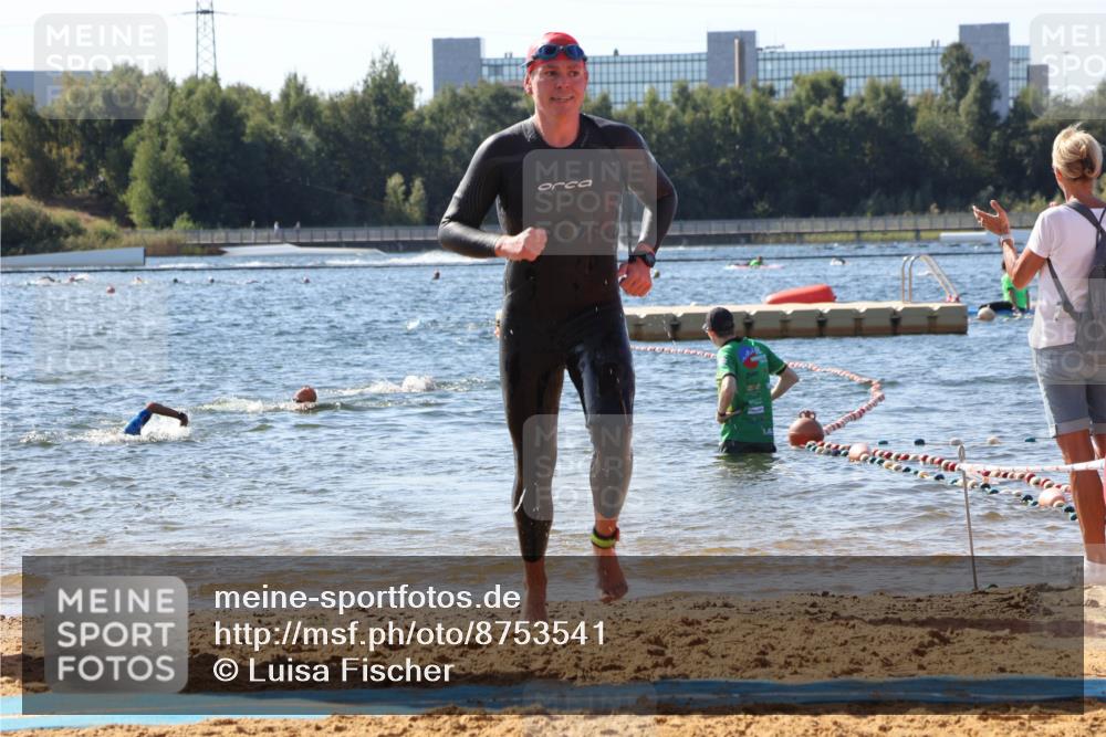 07.09.2025 - 19. Norderstedt Triathlon Luisa Fischer http://msf.ph/oto/8753541 07.09.2025 11:40:33 Schwimmen 226, 824 meine-sportfotos.de