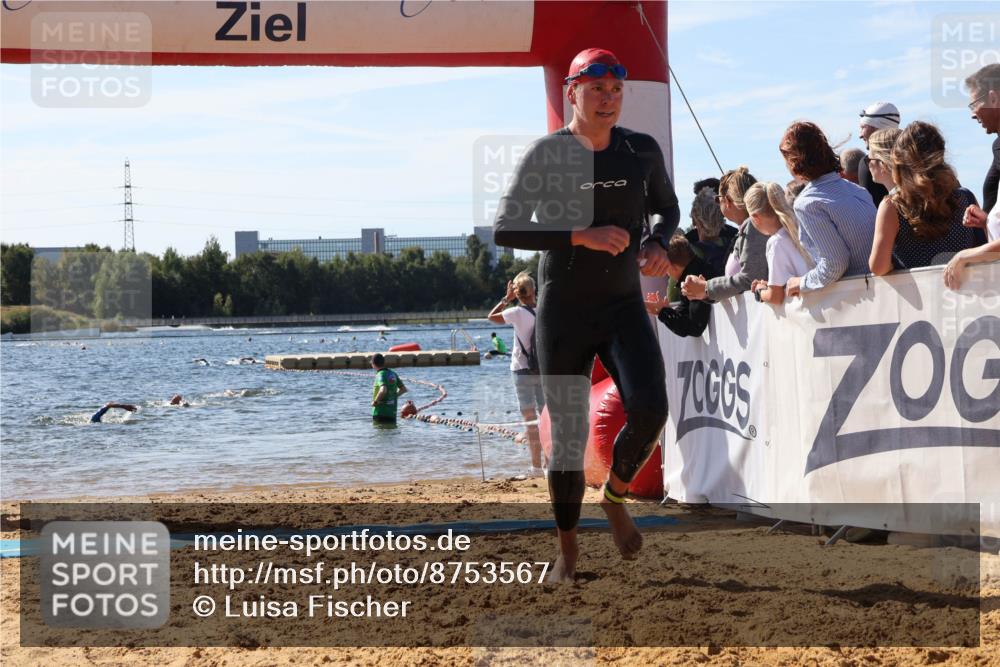 07.09.2025 - 19. Norderstedt Triathlon Luisa Fischer http://msf.ph/oto/8753567 07.09.2025 11:40:35 Schwimmen 226, 824 meine-sportfotos.de