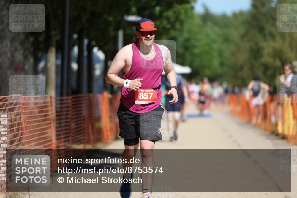 07.09.2025 - 19. Norderstedt Triathlon Michael Strokosch http://msf.ph/oto/8753574 07.09.2025 12:47:41 Laufen 857 meine-sportfotos.de