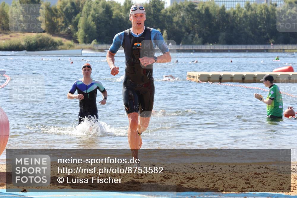 07.09.2025 - 19. Norderstedt Triathlon Luisa Fischer http://msf.ph/oto/8753582 07.09.2025 11:40:47 Schwimmen 215, 741 meine-sportfotos.de