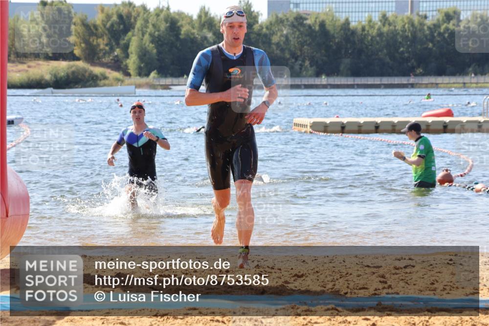 07.09.2025 - 19. Norderstedt Triathlon Luisa Fischer http://msf.ph/oto/8753585 07.09.2025 11:40:47 Schwimmen 215, 741 meine-sportfotos.de