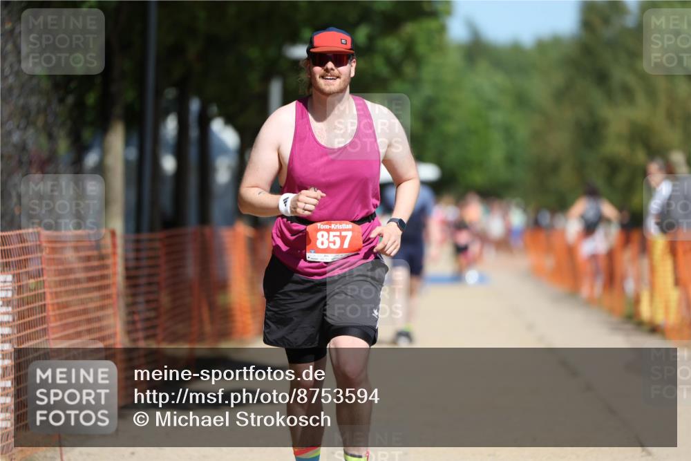 07.09.2025 - 19. Norderstedt Triathlon Michael Strokosch http://msf.ph/oto/8753594 07.09.2025 12:47:42 Laufen 857 meine-sportfotos.de