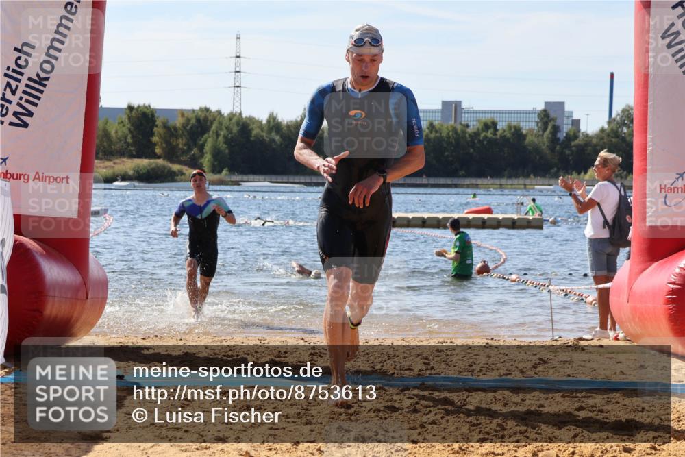 07.09.2025 - 19. Norderstedt Triathlon Luisa Fischer http://msf.ph/oto/8753613 07.09.2025 11:40:49 Schwimmen 215, 741 meine-sportfotos.de