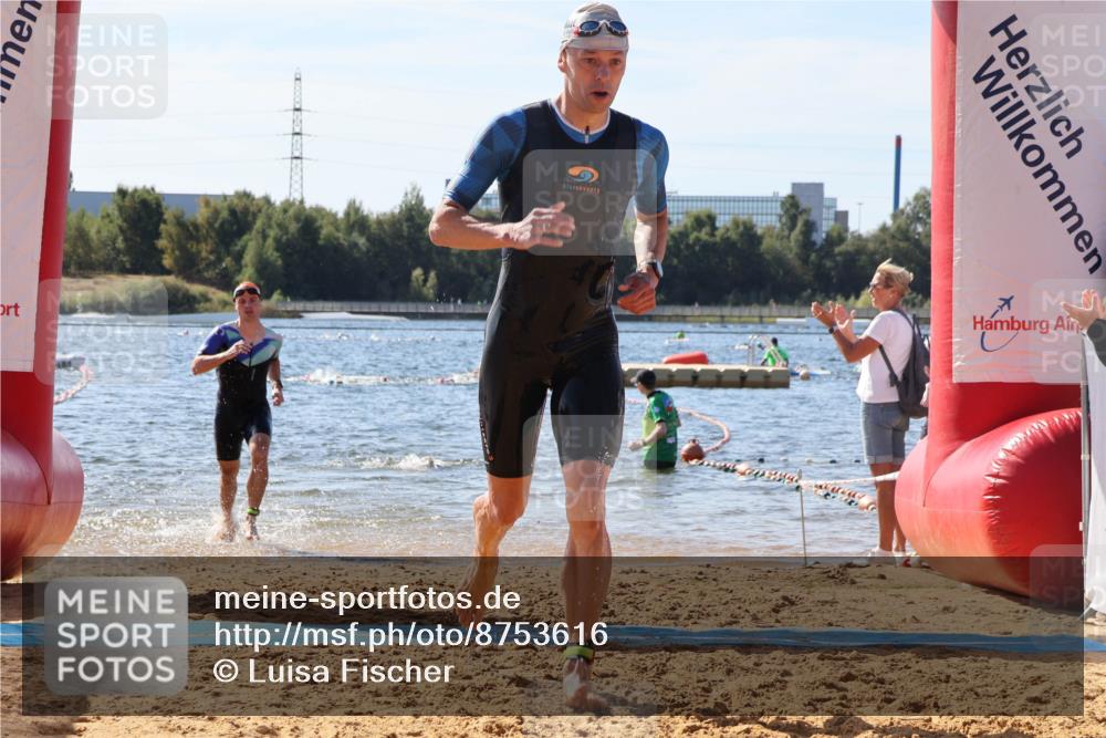07.09.2025 - 19. Norderstedt Triathlon Luisa Fischer http://msf.ph/oto/8753616 07.09.2025 11:40:49 Schwimmen 215, 741 meine-sportfotos.de