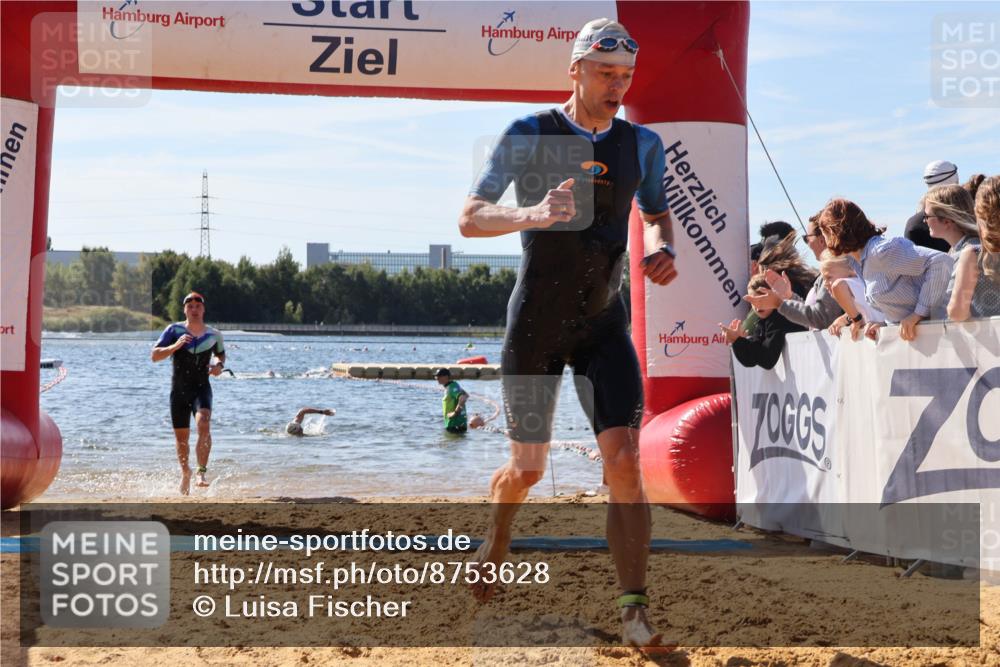 07.09.2025 - 19. Norderstedt Triathlon Luisa Fischer http://msf.ph/oto/8753628 07.09.2025 11:40:50 Schwimmen 215, 741 meine-sportfotos.de
