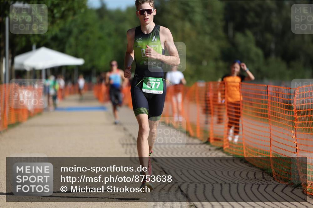 07.09.2025 - 19. Norderstedt Triathlon Michael Strokosch http://msf.ph/oto/8753638 07.09.2025 10:39:35 Laufen 654, 677 meine-sportfotos.de