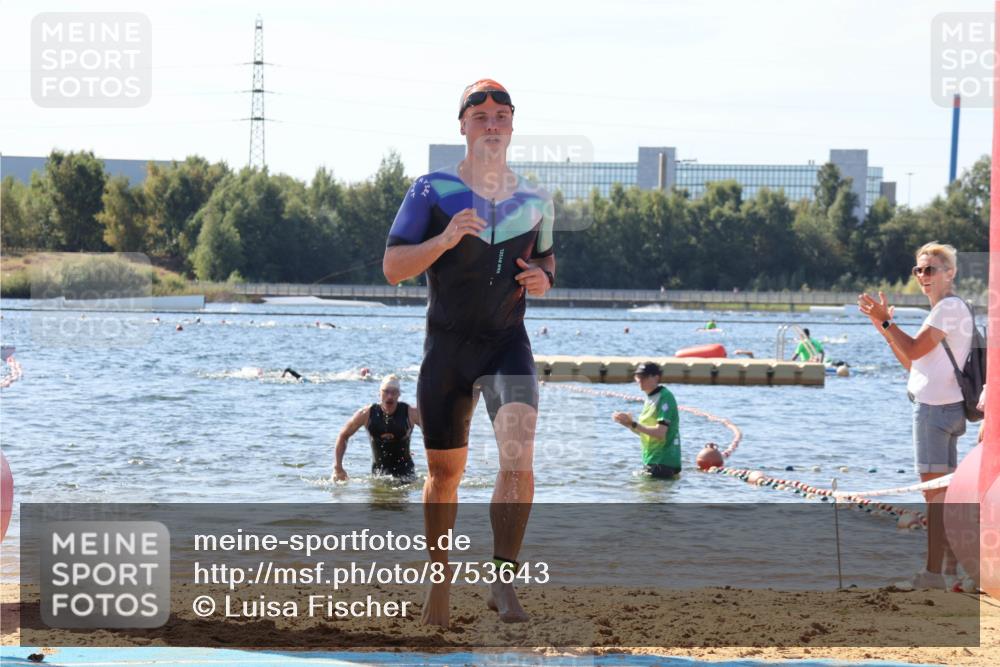 07.09.2025 - 19. Norderstedt Triathlon Luisa Fischer http://msf.ph/oto/8753643 07.09.2025 11:40:52 Schwimmen 215, 741 meine-sportfotos.de