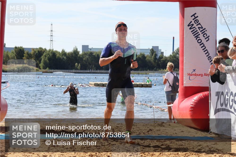 07.09.2025 - 19. Norderstedt Triathlon Luisa Fischer http://msf.ph/oto/8753654 07.09.2025 11:40:53 Schwimmen 151, 215, 741 meine-sportfotos.de