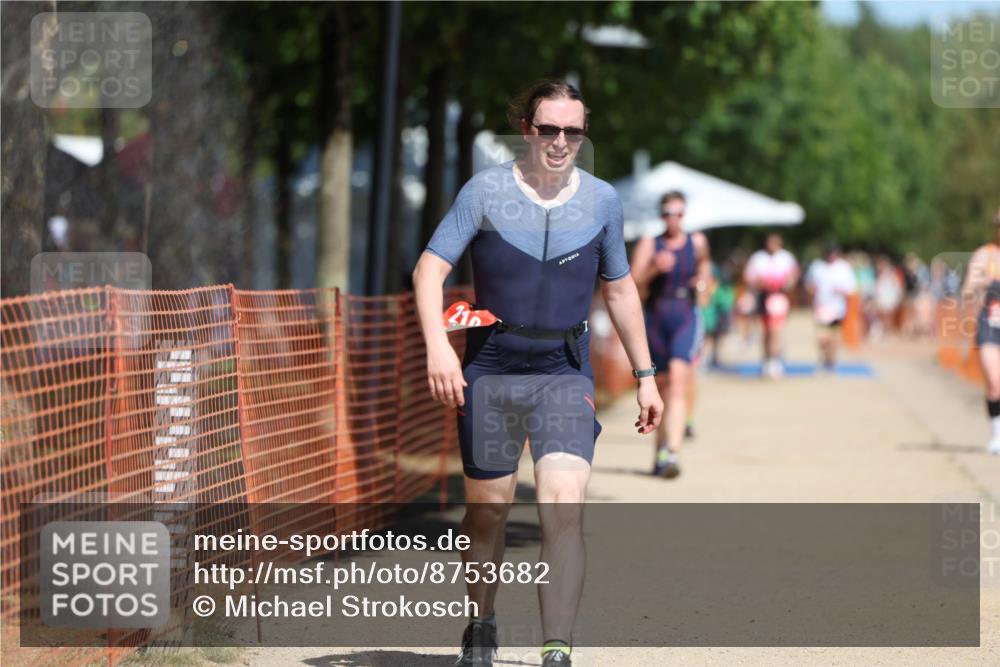 07.09.2025 - 19. Norderstedt Triathlon Michael Strokosch http://msf.ph/oto/8753682 07.09.2025 12:47:53 Laufen 210, 216 meine-sportfotos.de