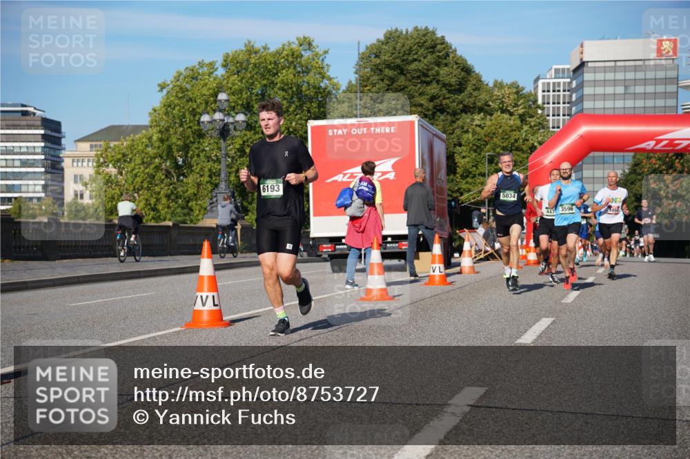 07.09.2025 - BARMER Alsterlauf Yannick Fuchs http://msf.ph/oto/8753727 07.09.2025 09:37:03 Laufen 6193, 5034, 447, 3596 meine-sportfotos.de